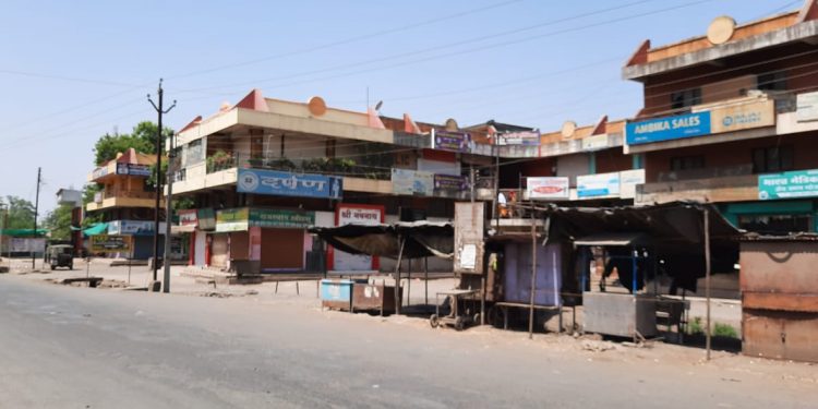 यावल तालुक्यात कोरोना संसर्गामुळे एका वर्षात ८१ जणांचा मृत्युत्तर दोन हजार पॉझीटीव्ह रुग्ण व ८६० प्रतिबंधीत क्षेत्र