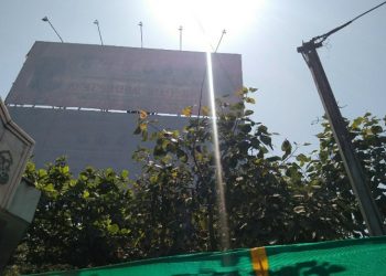 अखेर बसस्थानक वरील ‘ते ‘ फ्लेक्स / होर्डिंग्ज काढले