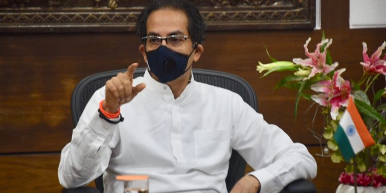 …तर संपूर्ण लॉकडाऊन लावून संसर्ग थोपविण्यासाठी नियोजन करा…. मुख्यमंत्री उद्धव ठाकरे यांचे निर्देश…