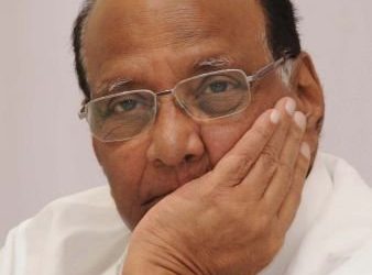 शरद पवारांची प्रकृती अस्वस्थची बातमी कळताच उद्धव ठाकरेंसह अनेकांनी फोन करुन केली विचारपूस…