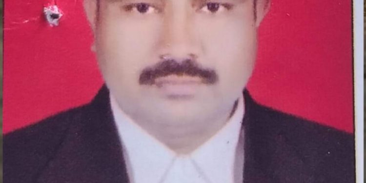 पाचोरा तालुक्यातील वकील गौतम बाविस्कर यांचं निधन