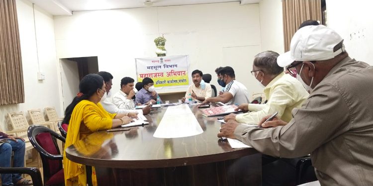 लॉकडाऊन निर्णयावर शासनाने फेरविचार करावा