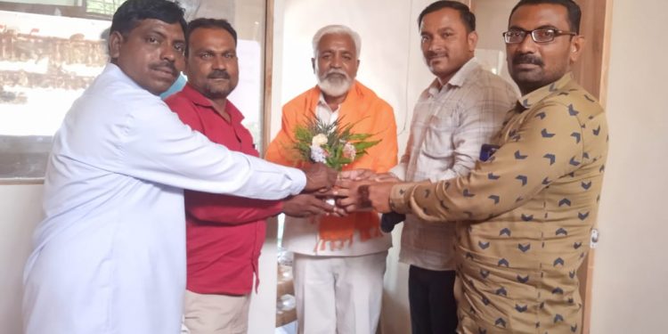 पाडवा नववर्षानिमित्त शिवसेनेचे नवनिर्वाचित प्रशासकीय संचालक यांचा सत्कार