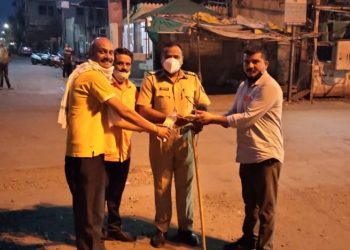 जळगाव शहरात कर्तव्यावर असणाऱ्या पोलिस बांधवाना जेवण वाटप