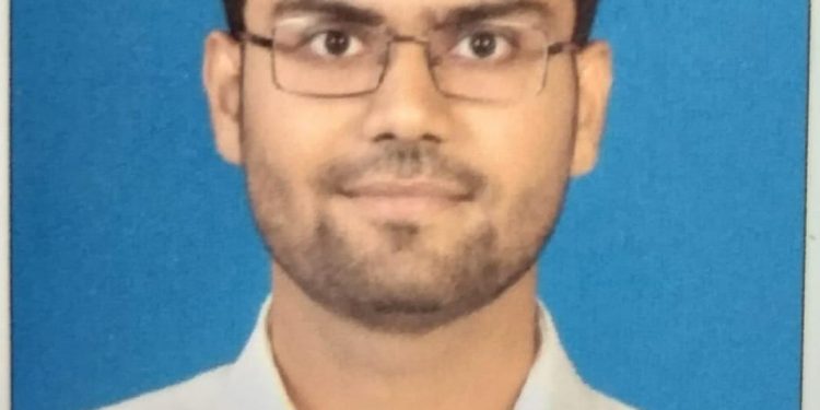 डॉ.मयुर पाटील एमबीबीएसच्या पदवी परिक्षेत प्रथम श्रेणीत उत्तीर्ण