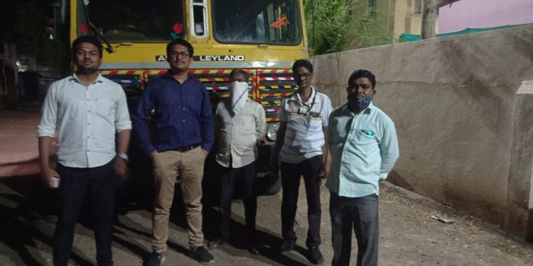 यावल महसुलच्या अवैध गौण खनिज वाहतुकीविरुद्ध कार्यवाहीत दोन डंपर दोन ट्रॅक्टर जप्त ; वाळु माफीयाचे धाबे दणाणले