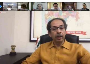 कोरोनाचे अनर्थचक्र थांबवायचे असेल तर काही काळासाठी का होईना पण कडक निर्बंध लावावेच लागतील – मुख्यमंत्री