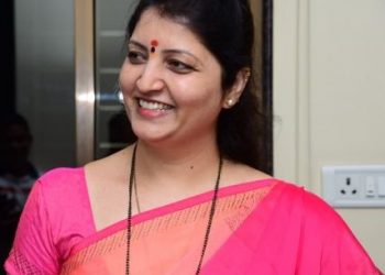 पंतप्रधान मोदींच्या ‘टीका उत्सवा’ वर राष्ट्रवादीच्या महिला प्रदेशाध्यक्षा रुपाली चाकणकरांची  ‘टीका’…म्हणाल्या…