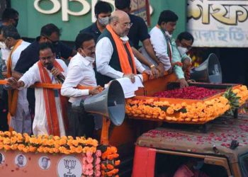 अमित शहांचा ‘रोड शो’ आणि गिरीश महाजनांचं नेहमीच्या अंदाजात नियोजन….