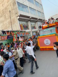 रोड शो चे नियोजन करतांना आ. गिरीश महाजन