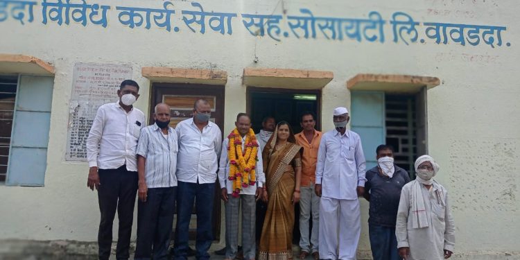 वावडदा वि.का.सोसायटी चेअरमन पदी मिश्रीलाल राठोड व्हा चेअरमन पदी सौ रत्नाबाई पाटील यांची बिनविरोध निवड