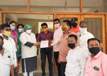 लसीकरण केंद्रासाठी वरणगांव ग्रामीण रुग्णालयात भाजयुमोचे आंदोलन