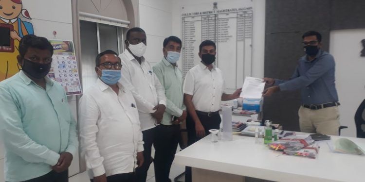 पाचोरा व भडगाव तालुक्यातील शेतकऱ्यांचा ज्वारी, मका व गहू शेतकीसंघाच्या माध्यमातुन त्वरित खरीदी करा