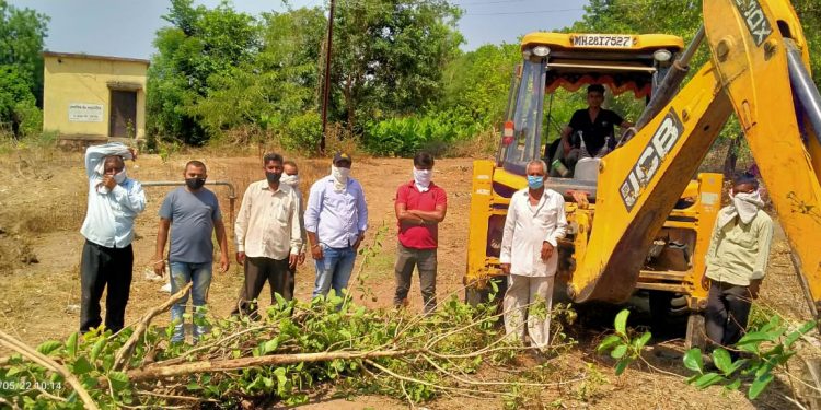 डोणगाव ग्रामपंचायतीने पावसाळयापुर्वी ग्रामस्थांच्या आरोग्याच्या दृष्टीने गावात राबवली स्वच्छता मोहीम