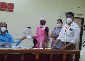 यावल येथे दारिद्रय रेषेखालील कुटुंबातील १२लाभार्थ्यांना राष्ट्रीय कुटुंब अर्थसहाय्य योजनेअंतर्गत धनादेश वितरीत