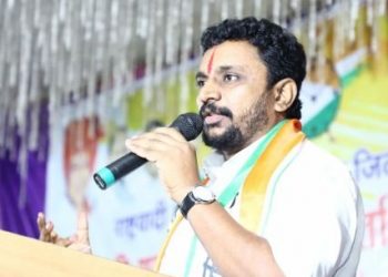 पश्चिम बंगाल मध्ये तुमच्या विश्वगुरू पासून, संन्याशापर्यंत अख्खे तंबू ठोकून होता…