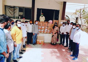 खा. रक्षा खडसेनीं स्वखर्चातून दिले कोविड रुग्णांसाठी औषधे ; प्रदेशाध्यक्ष चंद्रकांत पाटील म्हणाले…