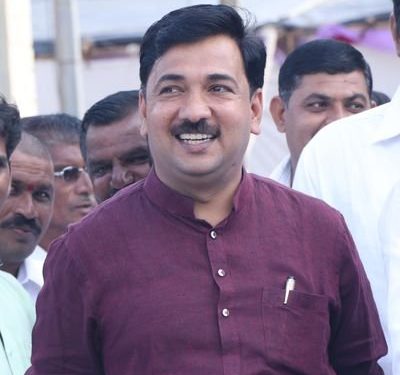 अखेर अदृश्य हातांनी मराठ्यांच्या  पाठीत खंजीर खुपसला…