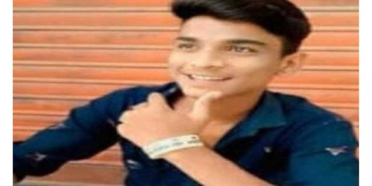 जळगावात १७ वर्षीय विद्यार्थ्याची गळफास घेऊन आत्महत्या