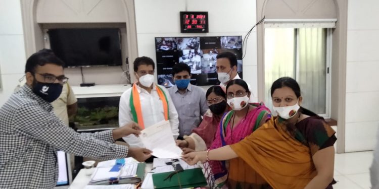 रावेर तालुक्यातील नुकसान ग्रस्त शेतकऱ्यांना रो.ह.योजनेअंतर्गत मदत मिळावी