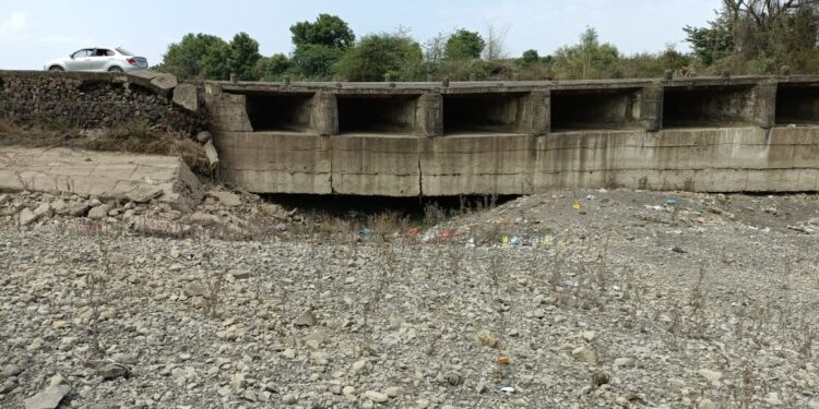 पुनखेडा येथील भोकर नदीवरील पुल न्यायाच्या प्रतीक्षेत