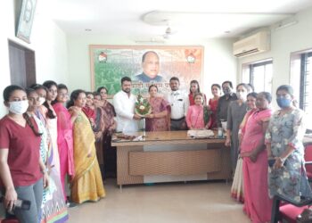 राष्ट्रवादी काँग्रेस च्या नूतन शहर महिला जिल्हाध्यक्ष सौ मंगलाताई पाटील यांचा सत्कार