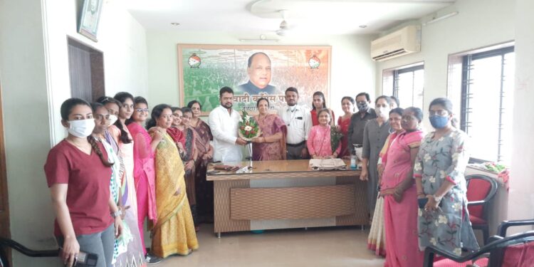 राष्ट्रवादी काँग्रेस च्या नूतन शहर महिला जिल्हाध्यक्ष सौ मंगलाताई पाटील यांचा सत्कार