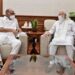 शरद पवार आणि नरेंद्र मोदी यांच्या भेटी दरम्यान तासाभराची चर्चा