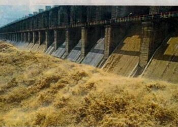 हतनूर धरणाचे 12 दरवाजे पूर्ण उघडली…