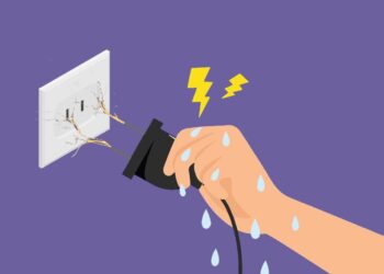 हे तुम्हांला माहित आहे का ? ; पाण्यामुळे ओली झालेली कोणतीही वस्तू ही वीजवाहक होते….