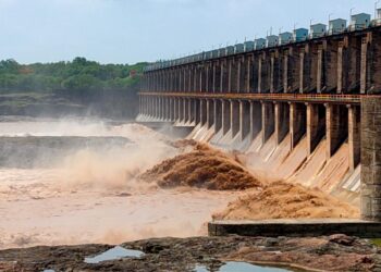 हतनूर धरणाचे 16 दरवाजे उघडण्यात आले ; तापी नदीकाठच्या गावांतील नागरिकांनी सावधानता बाळगण्याचे आवाहन