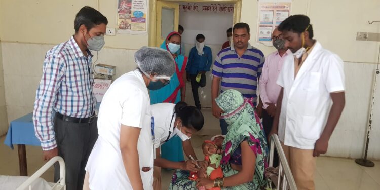 पाच वर्षाच्या आतील बालकांसाठी लसीकरण पाल ग्रामीण रुग्णालयात झाला शुभारंभ