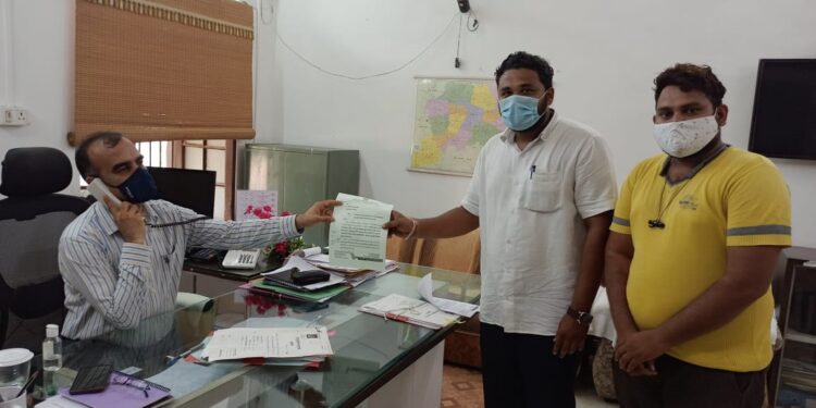 खासगी शाळेच्या मनमानी फी पासून सामान्य विद्यार्थ्यांना व पालकांना दिलासा मिळावा; अन्यथा आमरण उपोषण – ॲड. अभिजीत रंधे