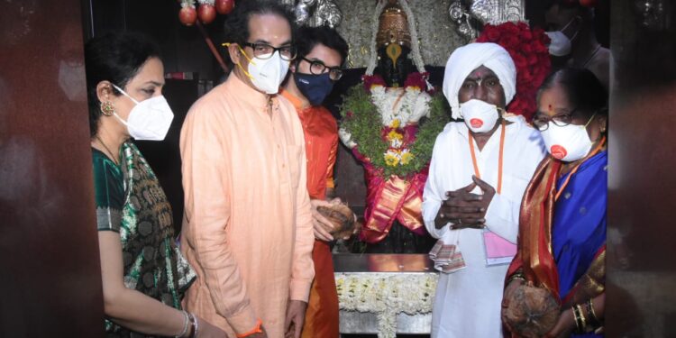 पंढरपुरात पुन्हा एकदा भक्तीसागर भरु दे, जनतेला आनंदी आणि निरोगी आयुष्य जगू दे