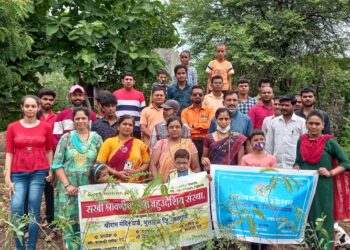 सखी श्रावणी महिला बहुउद्देशिय संस्था व ग्लोबल फाउंडेशन तर्फे स्वामी समर्थ केन्द्रात 30 वृक्षाचे रोपण