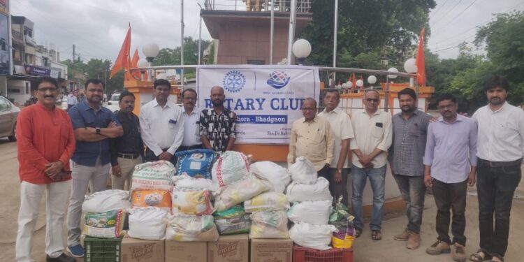 पाचोरा भडगाव रोटरी क्लब तर्फे कोकण पूरग्रस्तांना तातडीची मदत