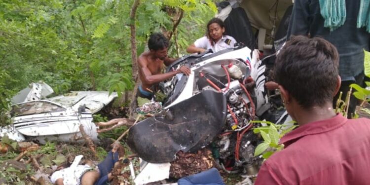 चोपडा तालुक्यात हेलिकॉप्टर कोसळले ; दुर्घटनेत १ ठार