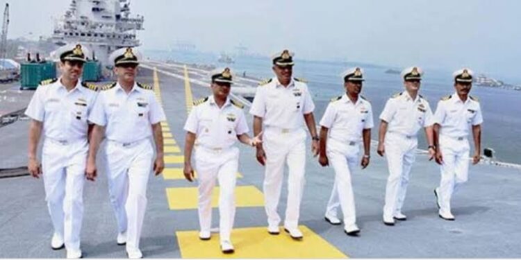 Indian Navy Recruitment ; भारतीय नौसेनामध्ये ३५० पदांची भरती