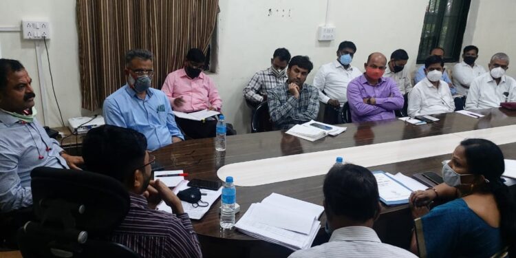 पाचोऱ्यात अधिकाऱ्यांची आढावा बैठक ; आमदार आपल्या गावी अभियानाची पाचोरा तालुक्यात होणार सुरुवात