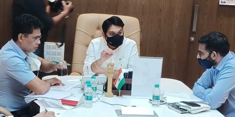 जळगाव जिल्ह्यातील धान्य वितरण व्यवस्थेचा राज्यमंत्र्यांनी घेतला आढावा