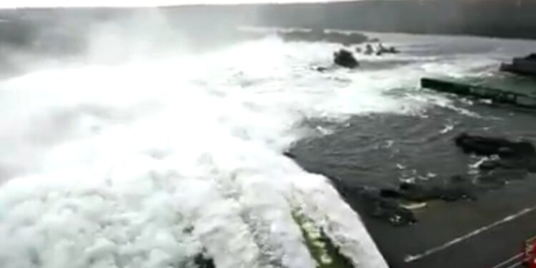 चाळीसगाव ; गिरणा नदी काठावरील गावांना पुराचा धोक्याची सूचना