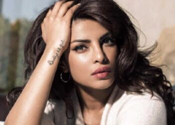 लाज वाटत नाही का? : प्रियांका चोप्राच्या ‘त्या’ फोटोवर युजर्स संतापले