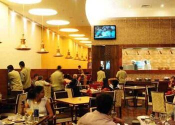 राज्यात हॉटेल्स रात्री 10 पर्यंत खुली ठेवण्यास मुभा, वाचा काय आहे नवीन नियमावली?