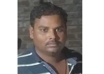 महिन्याभरापुर्वीच पत्नीने घेतला होता गळफास, आज पतीचे उचलले हे पाऊल…