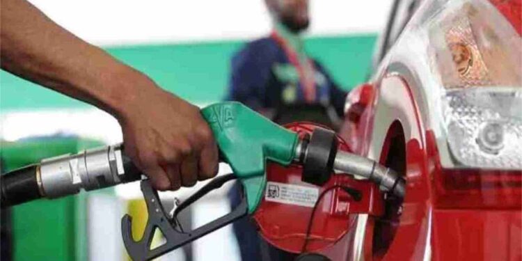 पेट्रोल डिझेल दराबाबत पेट्रोलियम कंपन्यांनी घेतला ‘हा’ निर्णय
