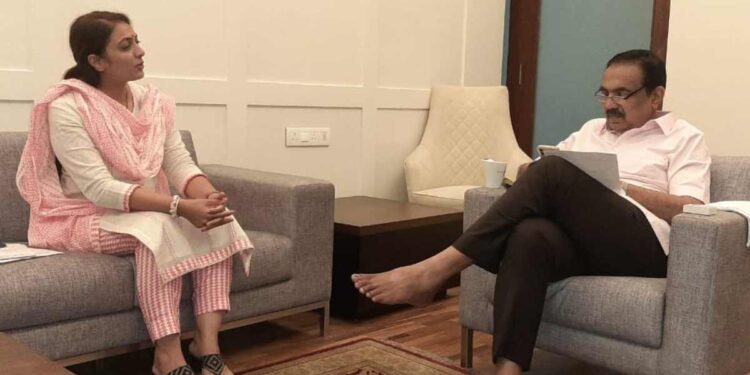 ‘या’ कामासाठी रोहिणी खडसेंनी घेतली जलसंपदामंत्री जयंत पाटलांची भेट