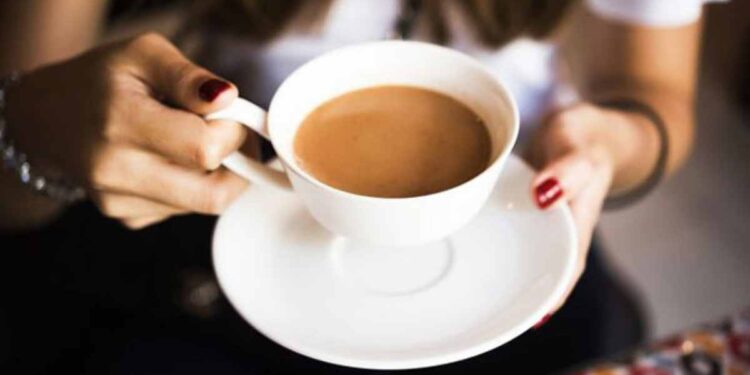 चहा पिण्याचे ‘हे’ ५  गंभीर दुष्परिणाम वाचून तुम्ही चकित व्हाल….