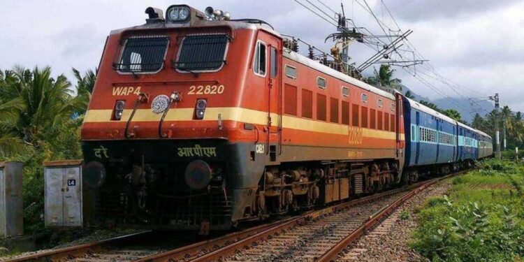 तुमच्या कन्फर्म तिकिटावर आता इतर कोणताही प्रवासी प्रवास करू शकणार, कसे ते जाणून घ्या