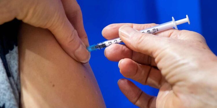 जिल्ह्यात विक्रमी लसीकरण ; एकाच दिवसात ४९ हजार ८५२ नागरिकांना लस