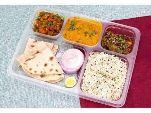 ‘मध्यान्ह भोजन योजना’ ; राज्यातील १७ जिल्ह्यांमध्ये सुरु…